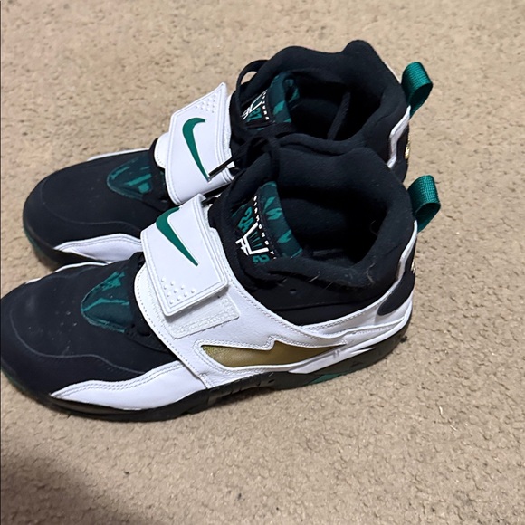 Nike Air Diamond Turf Shoes - Picture 4 of 5